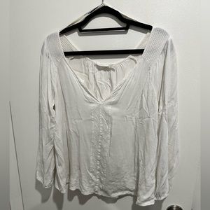 White long sleeve boutique blouse